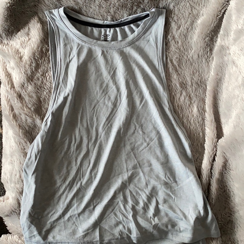 Gray Workout Top (Size M)